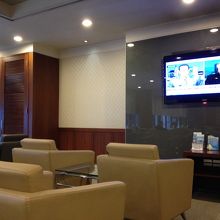 一人用ソファが並んでます