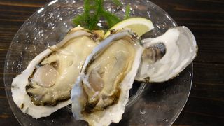 超人気店。外国人間でのクチコミもはやっている様子。