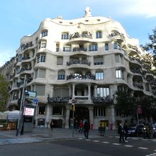 晴れのカサ・ミラ