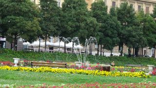 ザグレブ中央駅前