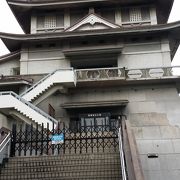 琵琶湖に佇む城郭～滋賀県立琵琶湖文化館（現在休館中）～