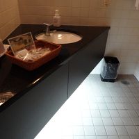 きれいで大きいバスルーム