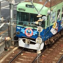 700系ラッピングトレイン?機関車トーマス?、石山付近にて。