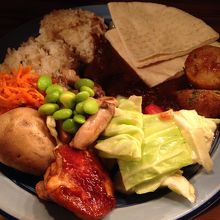 このほかにも，うどん，中華粥，種類豊富な惣菜あり♪