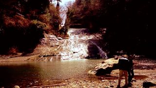 渓谷に続く歩道