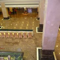 吹き抜けのロビー