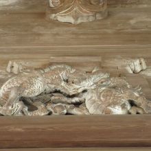 閼伽井屋に彫られた、左甚五郎の「龍」