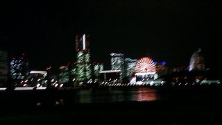 大桟橋にならぶスポット