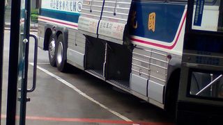 本数は多いですが並びます