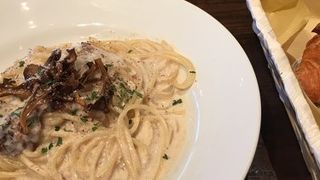 ランチメニューがお得。パンも食べ放題。