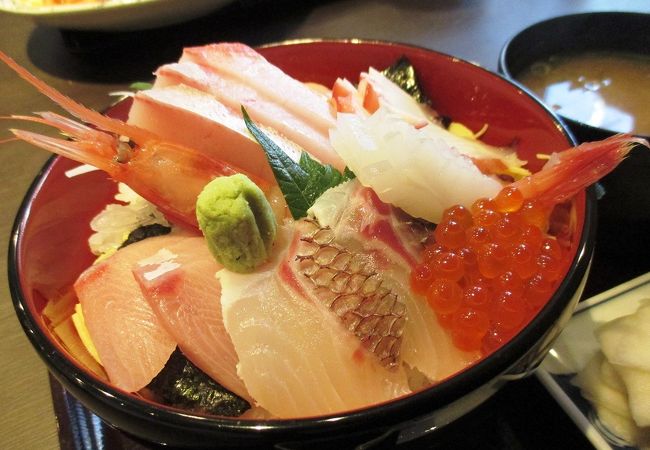 海鮮丼 大満足！