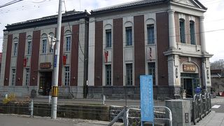 レトロな雰囲気のカフェも有る