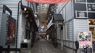 出世坂を登る手前