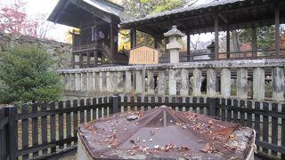 お城からの抜け穴のようです