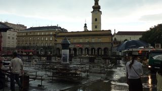 ザグレブの胃袋と言われますが夕方には店じまいしてしまいます