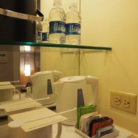 お水は一人につき1日2本（朝お掃除の時＆ターンダウン時）