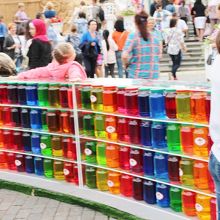 ジュースの瓶かな？