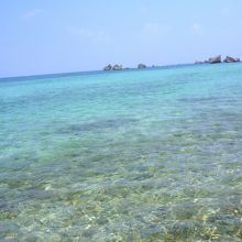 大神島の西側の遠浅の景色 この手前に砂浜もあります(極小！)