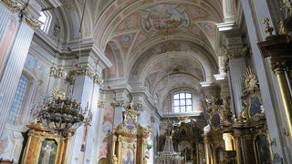 オルガンコンサートはお昼12時から