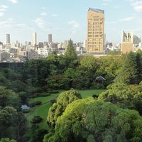 ホテルから大熊講堂と大熊庭園の眺めが素晴らしい