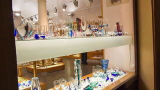 チェコ名産ガラス細工の店