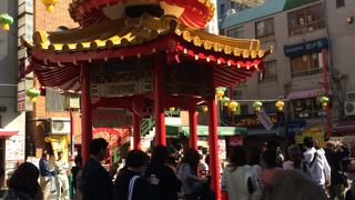 南京町広場のあづまや