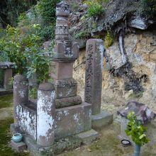 大覚寺　尼子義久墓