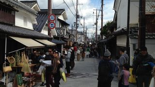 観光客の商店街