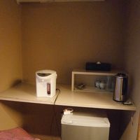 冷蔵庫の中は空