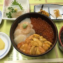 定番の巴丼です！