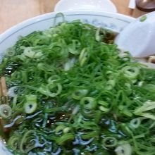 ネギ多めを注文。鬼のように盛られてました。。。大満足