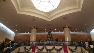 正面2階の後ろの席でしたがオーケストラの音ははっきり聞けました