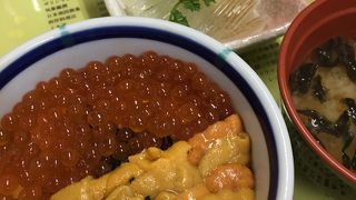 ウニといくらを食べたくて行きました  ！