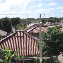 窓からは海は見えないけど、こんな感じで家並みが見えます。