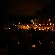 ブルーバイユーレストランの横を通ります。ランタンが綺麗です。