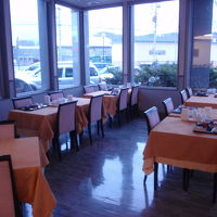 朝方、食堂をのぞくとお膳が用意されていました。