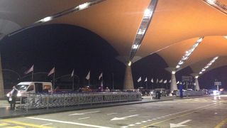 大きな空港です