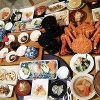 2人前の夕食、後から更に出てきます。