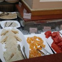 朝食のフルーツ