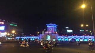 ぼったくり市場