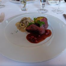 エゾ鹿肉と牡蠣