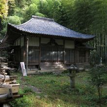 観音寺・・・古い本堂です