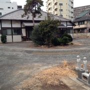 なんの変哲もない寺院