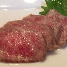 コースの前菜としてローストビーフが・・・♥