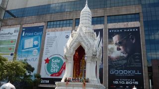 警備の方も多かったです。