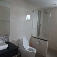 シャワーもありますが、ジャグジーと一緒に使うと水圧が弱めに。