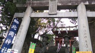 JR熊本駅北側に位置する縁結びの神がまつられている神社