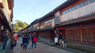 ひがし茶屋街で、のんびり散策おすすめです。