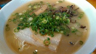 親富孝通沿いの地下にある中華料理屋さん