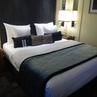 落ち着いた感じのベット